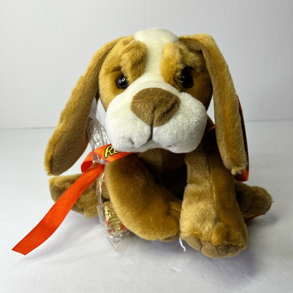 Reese’s Galerie Bloodhound Puppy Plush Dog Stuffed Animal. READ